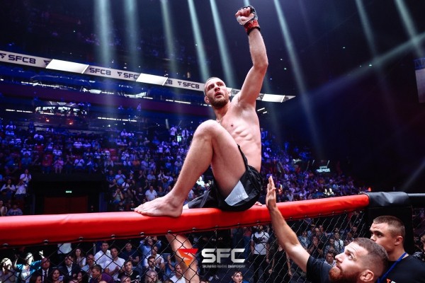 
									Танцы, сломанная рука и победа Шлеменко: в Омске прошел самый дорогой турнир по ММА   [ФОТО+ВИДЕО]  