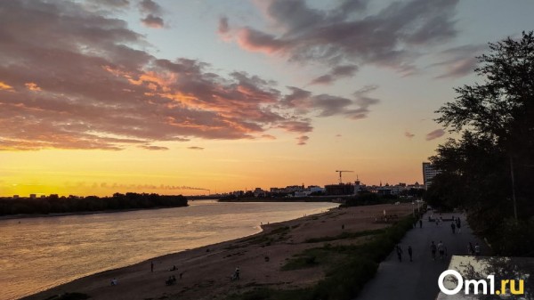 Берегитесь молний: на Омск идут гроза и штормовой ветер