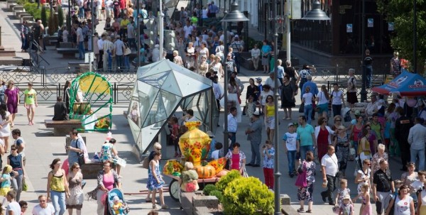 Нарисовали "быстро": как украсят Омск ко Дню города