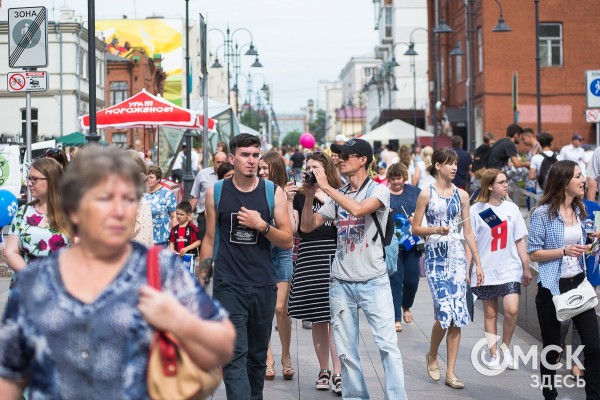 От "привет" на улице - до "выходи за меня" в автобусе. День нового разговора