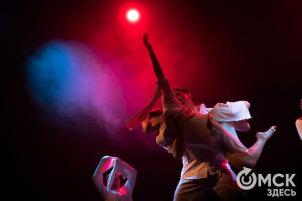 Электрик по кадровой сущности, художник по сути своей. Секреты работы с театральным светом