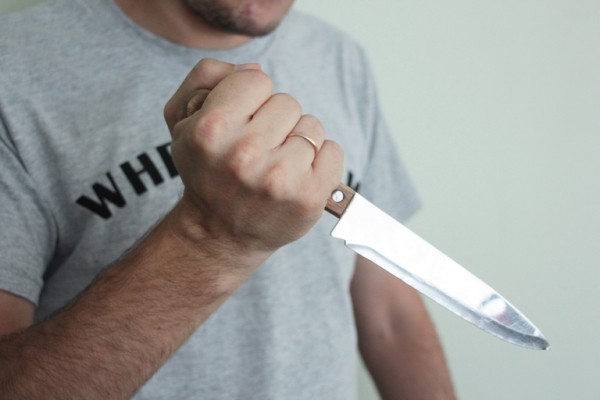 Ревнивый пенсионер из Омской области убил молодую возлюбленную
Ревнивый пенсионер из Омской области убил молодую возлюбленную