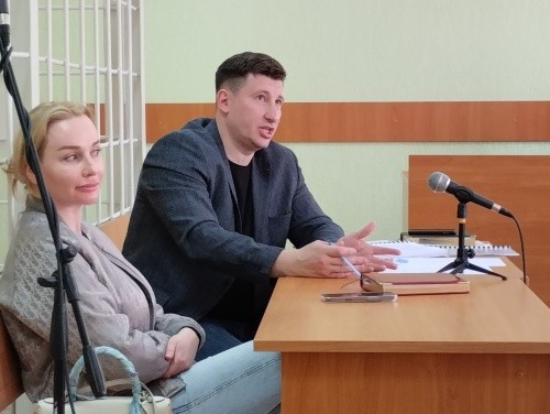 Может ли дружный «дуэт» судья-адвокат в деле «пивной королевы» Горностаевой превратиться в «спетое» трио?