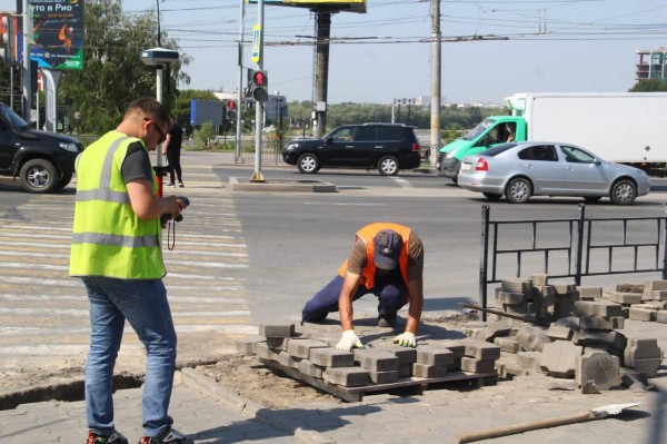 
									Дорогу в центре Омска отремонтируют за 15 млн    [ФОТО]  