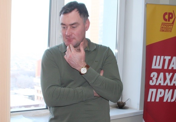 
									Из-за долга в 30 тысяч приставы забрали у омича двухэтажный дом   [ФОТО]  