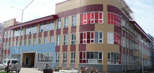 
									Школу в Горьковском снова стали строить быстрее   [ФОТО]  