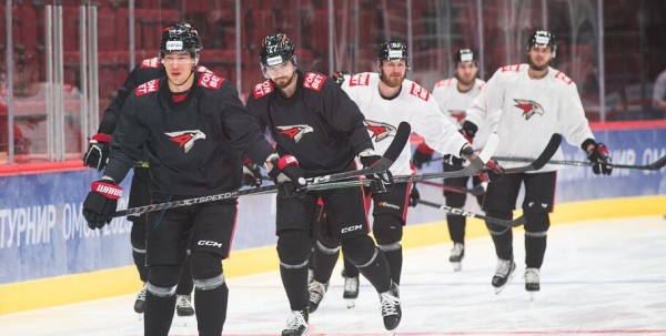 Из фаворитов - в тёмные лошадки. Каким подходит к новому сезону "Авангард"