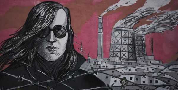 Чтобы понять смысл, нужно вырасти. Рассматриваем мурал, посвящённый скандальному музыканту Чтобы понять смысл, нужно вырасти. Рассматриваем мурал, посвящённый скандальному музыканту