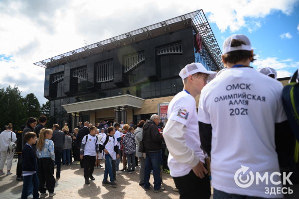 "У молодого поколения теперь есть ориентир". На набережной Оми открылась Аллея Олимпийских чемпионов