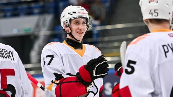 Игрок омского «Авангарда» Илья Рейнгардт: «Три голевых паса? Такой цели не было, но хорошо, что удалось» Игрок омского «Авангарда» Илья Рейнгардт: «Три голевых паса? Такой цели не было, но хорошо, что удалось»