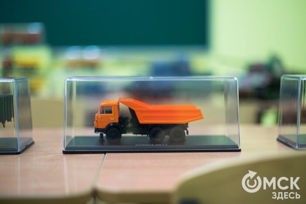 "Знакомые уверены, что я играю в машинки". Беседуем с коллекционером масштабных моделей автомобилей