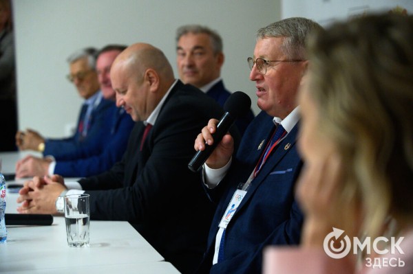 "У молодого поколения теперь есть ориентир". На набережной Оми открылась Аллея Олимпийских чемпионов