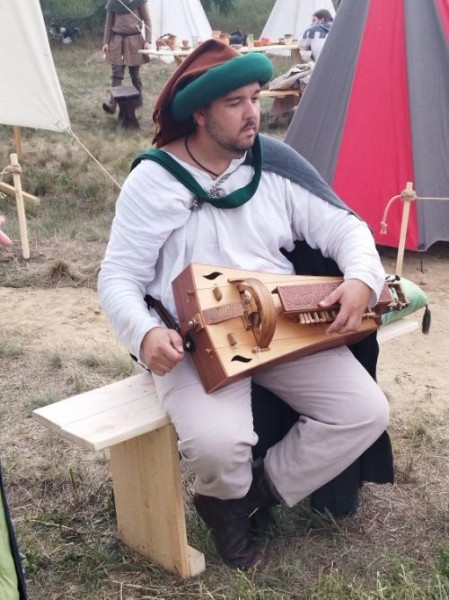 Ностальгия с привкусом разочарования: фестиваль «Щит Сибири» в Омске