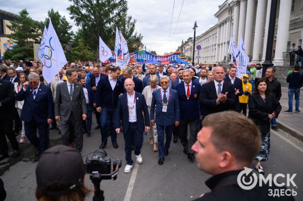"У молодого поколения теперь есть ориентир". На набережной Оми открылась Аллея Олимпийских чемпионов