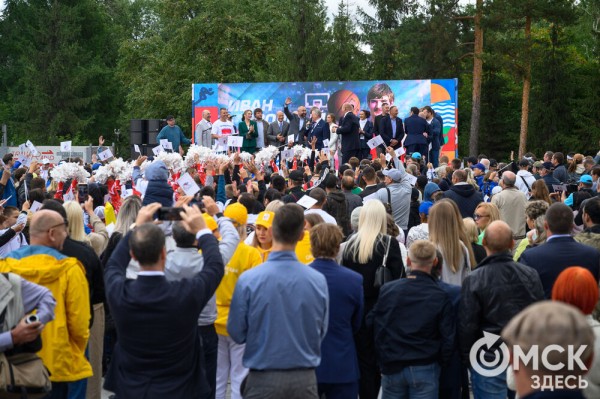 "У молодого поколения теперь есть ориентир". На набережной Оми открылась Аллея Олимпийских чемпионов