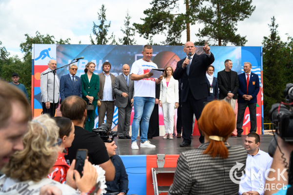 "У молодого поколения теперь есть ориентир". На набережной Оми открылась Аллея Олимпийских чемпионов