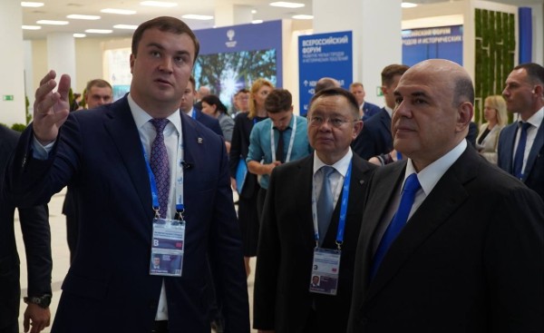 
									Мишустин назвал Хоценко активным человеком   [ФОТО]  