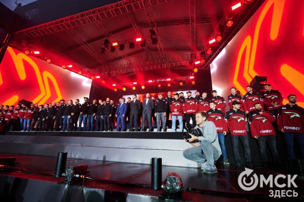 "Одна цель - Кубок Гагарина". Как прошла презентация нового "Авангарда"