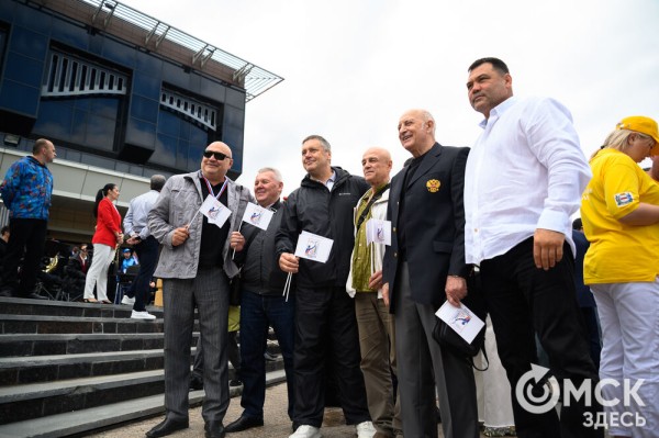 "У молодого поколения теперь есть ориентир". На набережной Оми открылась Аллея Олимпийских чемпионов