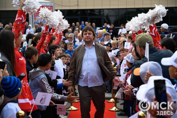 "У молодого поколения теперь есть ориентир". На набережной Оми открылась Аллея Олимпийских чемпионов