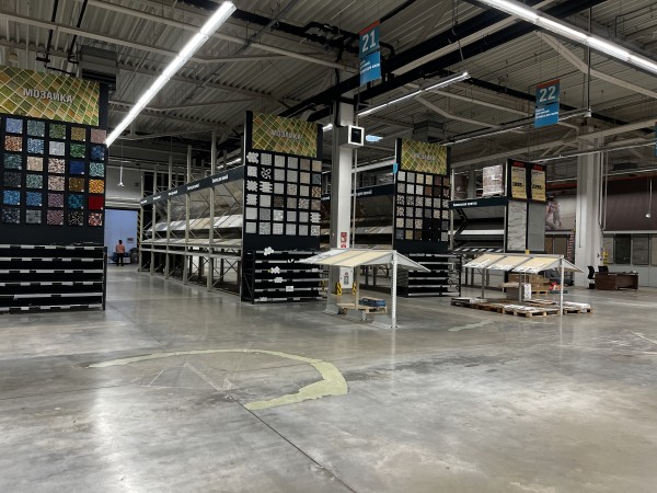 
									Последний день гипермаркета OBI в Омске: что будет дальше?  