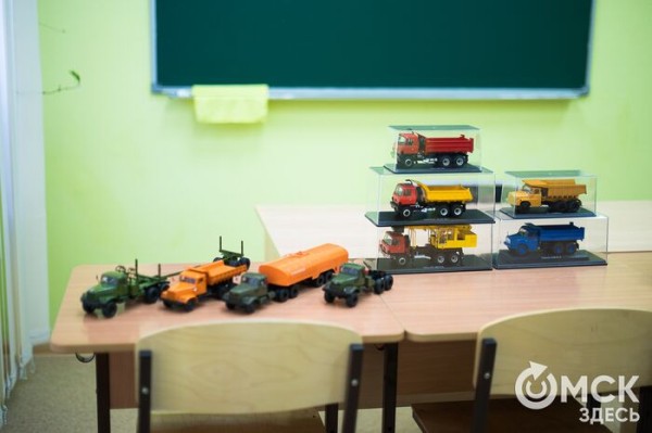 "Знакомые уверены, что я играю в машинки". Беседуем с коллекционером масштабных моделей автомобилей