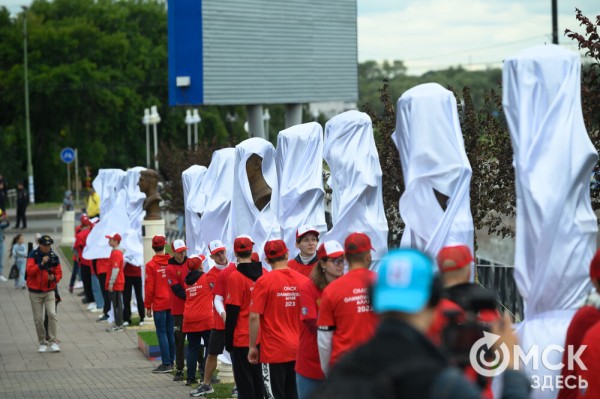 "У молодого поколения теперь есть ориентир". На набережной Оми открылась Аллея Олимпийских чемпионов