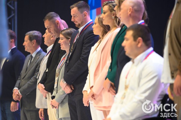 "У молодого поколения теперь есть ориентир". На набережной Оми открылась Аллея Олимпийских чемпионов