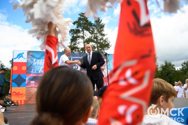 "У молодого поколения теперь есть ориентир". На набережной Оми открылась Аллея Олимпийских чемпионов