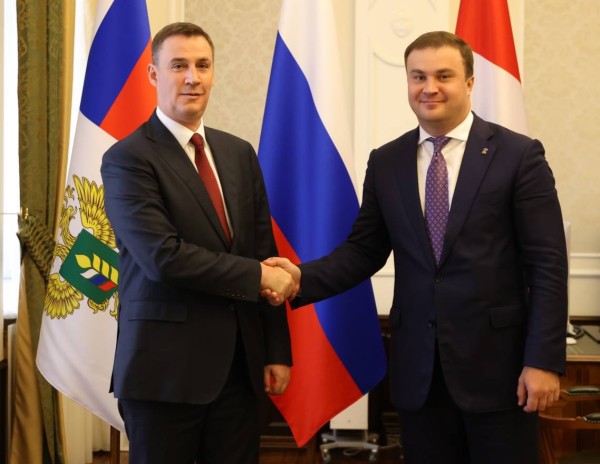 
									Хоценко обсудил с Патрушевым перспективы омских аграриев 