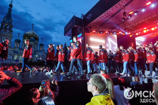 "Одна цель - Кубок Гагарина". Как прошла презентация нового "Авангарда"