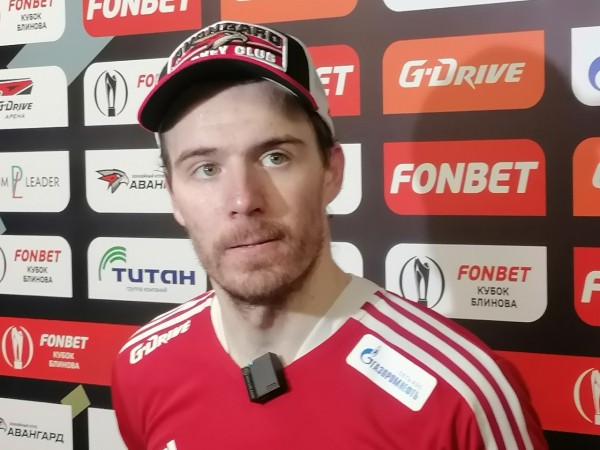 
									Спунер и Николишин поделились впечатлениями от дебюта за «Авангард» 