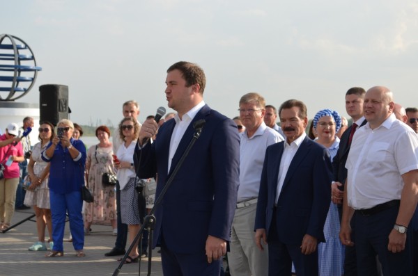 
									Залпы из пушек и экскурс в историю: в Омске эффектно открыли памятник Бухгольцу    [ФОТО+ВИДЕО]  