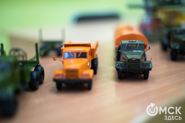 "Знакомые уверены, что я играю в машинки". Беседуем с коллекционером масштабных моделей автомобилей