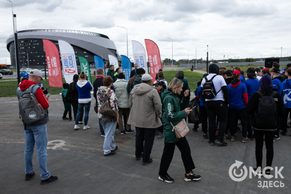Порядок во всём. "Авангард" организовал в Омске масштабный субботник