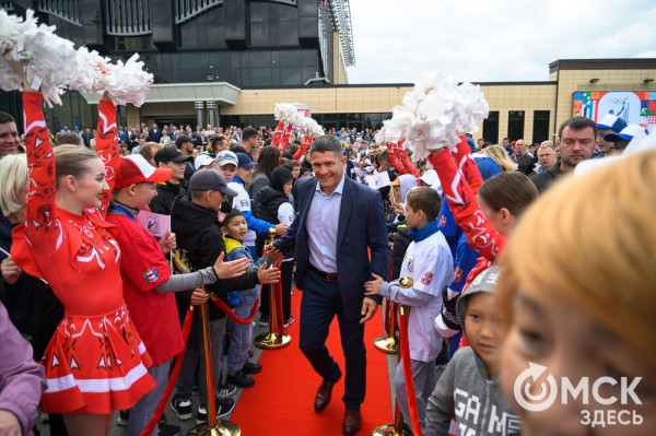 "У молодого поколения теперь есть ориентир". На набережной Оми открылась Аллея Олимпийских чемпионов