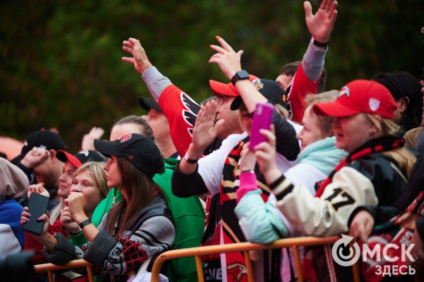 "Одна цель - Кубок Гагарина". Как прошла презентация нового "Авангарда"