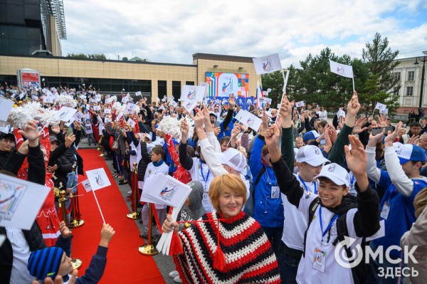 "У молодого поколения теперь есть ориентир". На набережной Оми открылась Аллея Олимпийских чемпионов