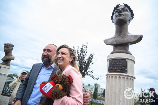 "У молодого поколения теперь есть ориентир". На набережной Оми открылась Аллея Олимпийских чемпионов