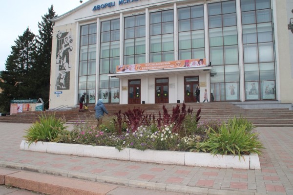 
									В Омске придумали экскурсию по ночным Нефтяникам 