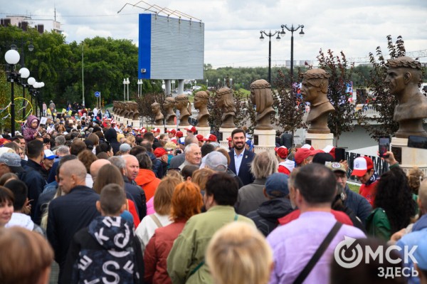 "У молодого поколения теперь есть ориентир". На набережной Оми открылась Аллея Олимпийских чемпионов