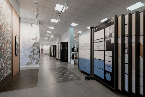 Омичи могут купить выгодно керамическую плитку, обои и сантехнику
Омичи могут купить выгодно керамическую плитку, обои и сантехнику