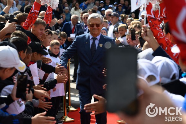 "У молодого поколения теперь есть ориентир". На набережной Оми открылась Аллея Олимпийских чемпионов