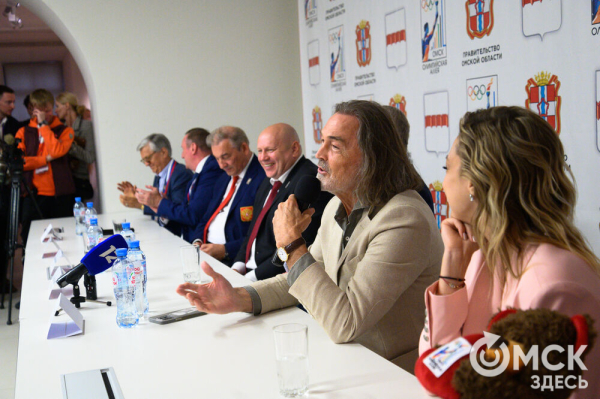 "У молодого поколения теперь есть ориентир". На набережной Оми открылась Аллея Олимпийских чемпионов