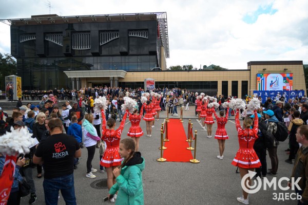 "У молодого поколения теперь есть ориентир". На набережной Оми открылась Аллея Олимпийских чемпионов