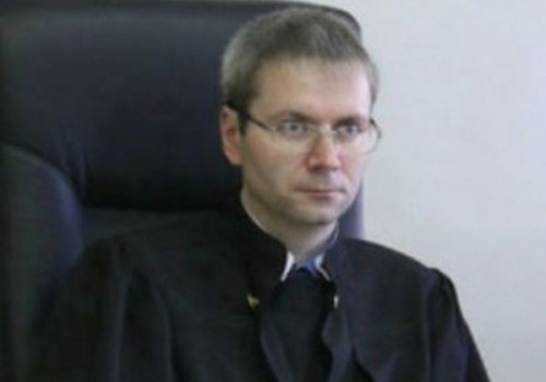 Омский судья Бондарев изготовился отпустить рецидивиста на волю? Омский судья Бондарев изготовился отпустить рецидивиста на волю?