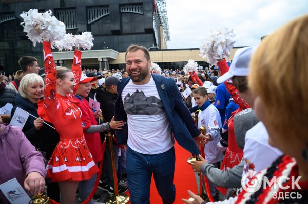 "У молодого поколения теперь есть ориентир". На набережной Оми открылась Аллея Олимпийских чемпионов