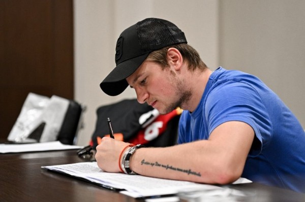 
									Ткачев стал самым высокооплачиваемым игроком КХЛ 