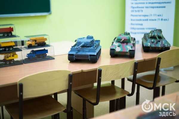 "Знакомые уверены, что я играю в машинки". Беседуем с коллекционером масштабных моделей автомобилей