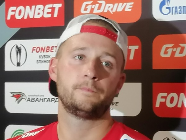 
									Спунер и Николишин поделились впечатлениями от дебюта за «Авангард» 